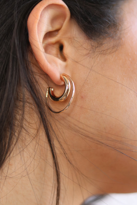 Thin double hoop earing