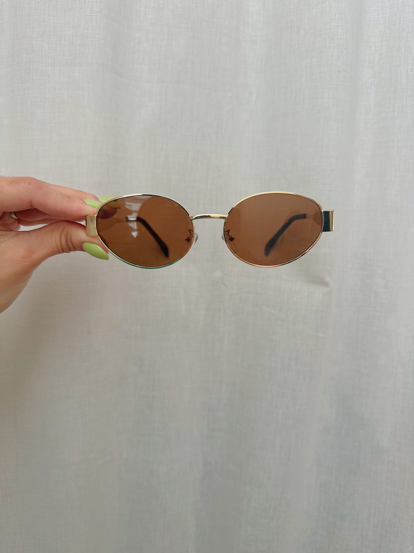 Oval Frame Sunglass